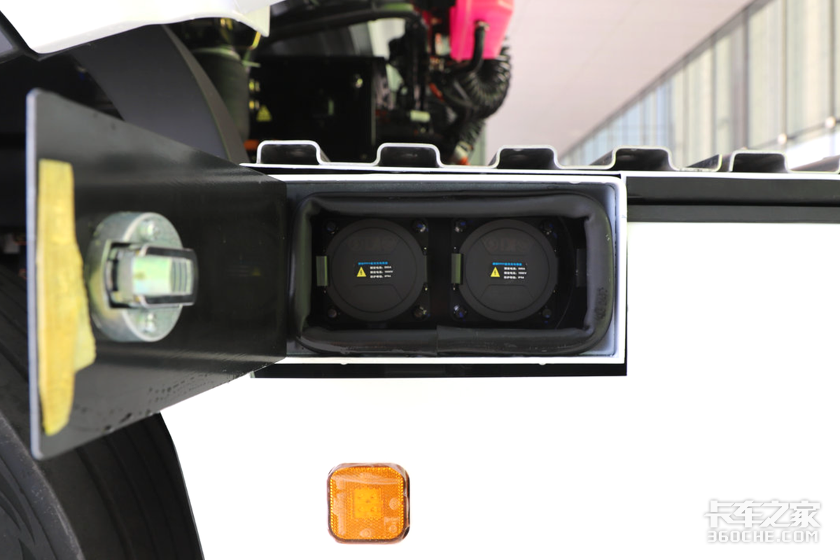 续航轻松突破400+ 马力800+ 这台陕汽G6000E真能干长途!