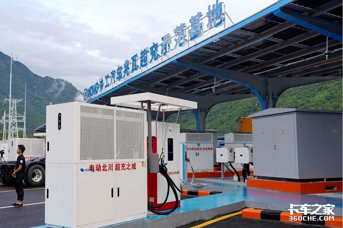 别小瞧中国卡车 出了国门它可是