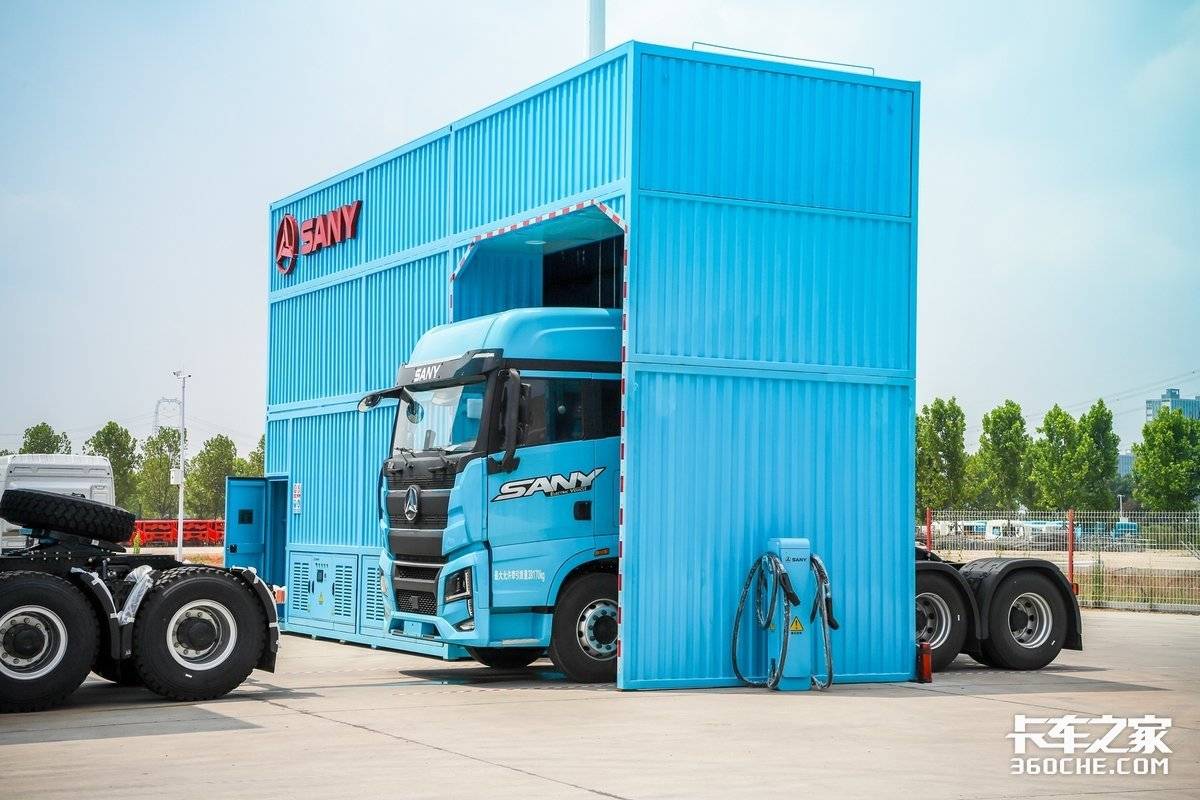 划时代!特斯拉Semi量产引爆千亿赛道 2026年智能重卡激战在即