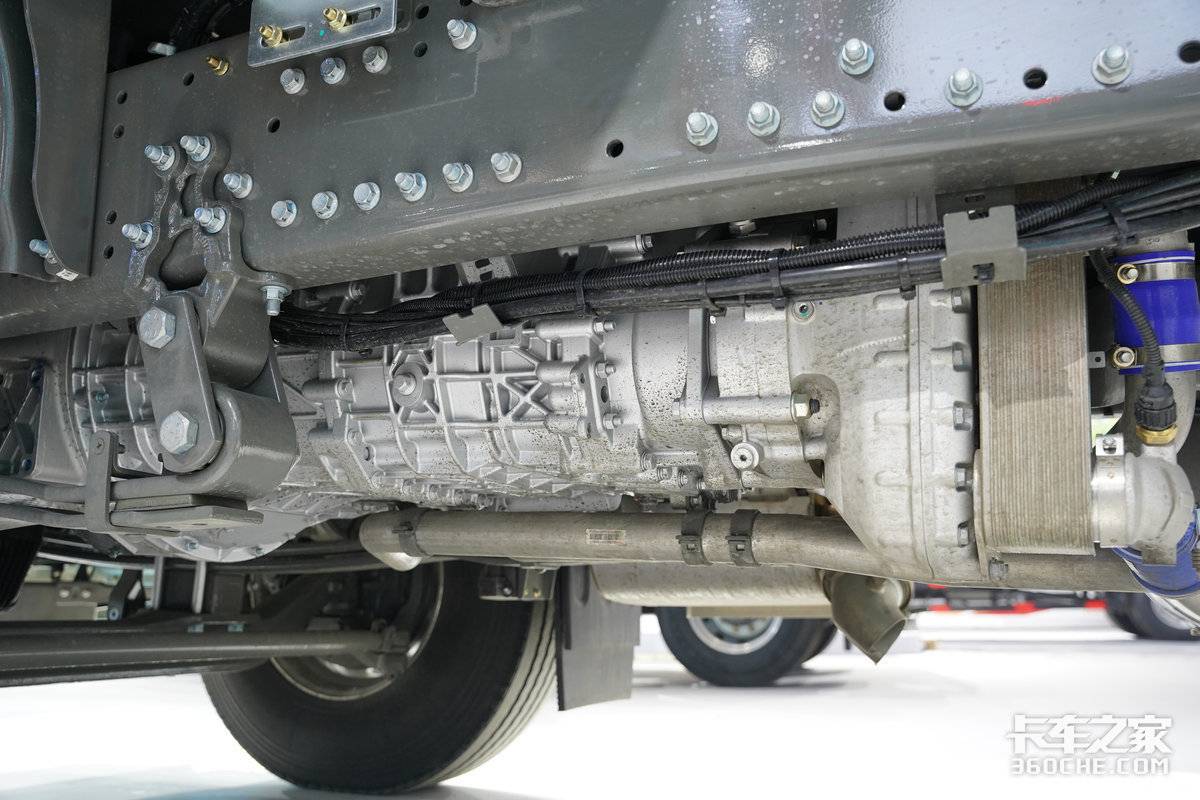 ����TS&nbsp;14.6L&nbsp;590����&nbsp;LNG&nbsp;6��4ǣ����