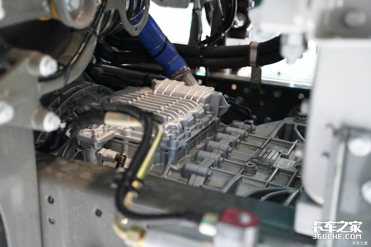 ����TS&nbsp;14.6L&nbsp;590����&nbsp;LNG&nbsp;6��4ǣ����