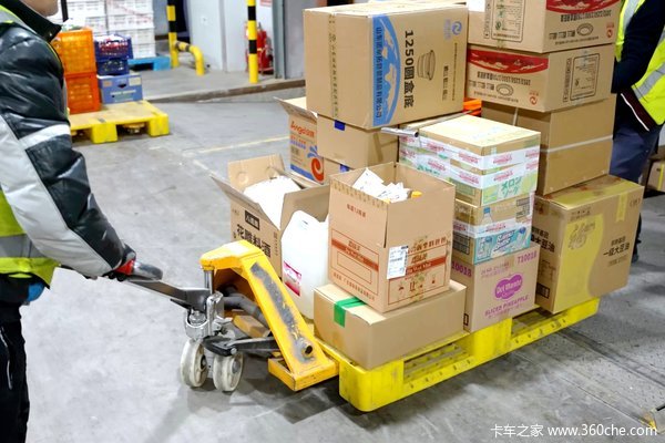 一年省出三台车 每天多跑2小时!比亚迪轻卡T5助企业绿色转型