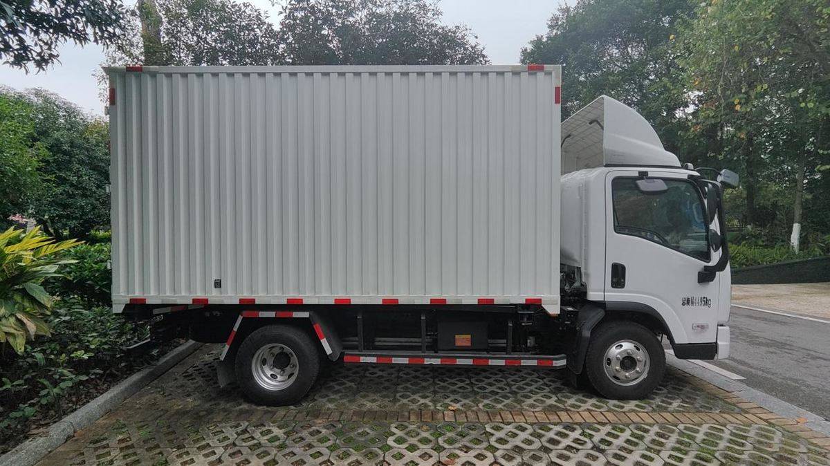 乘龙翼威2货厢可拆卸，甩厢模式撬动更高运输效率IMG20251222095146