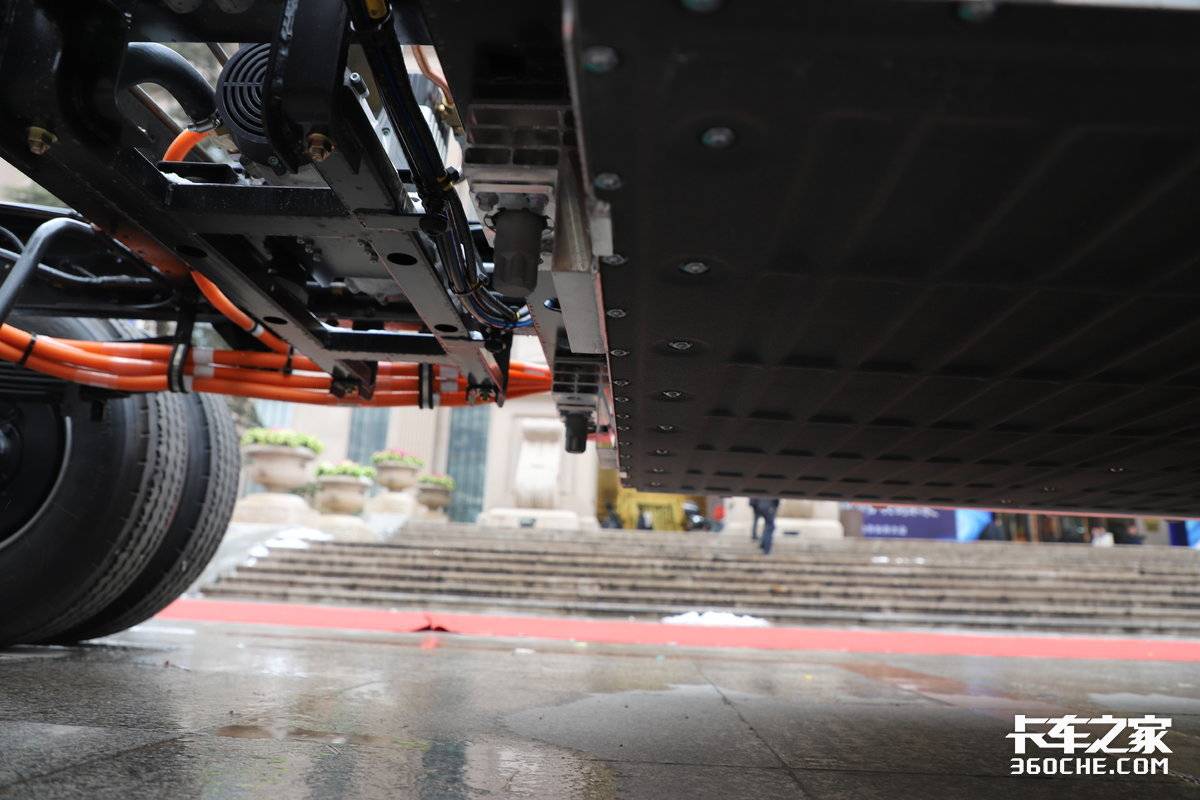 150秒超快换电 可车电分离 智云坤势轻卡还带高顶驾驶室