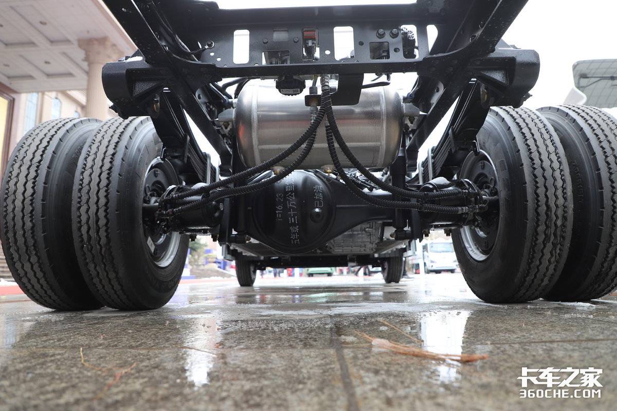 150秒超快换电 可车电分离 智云坤势轻卡还带高顶驾驶室