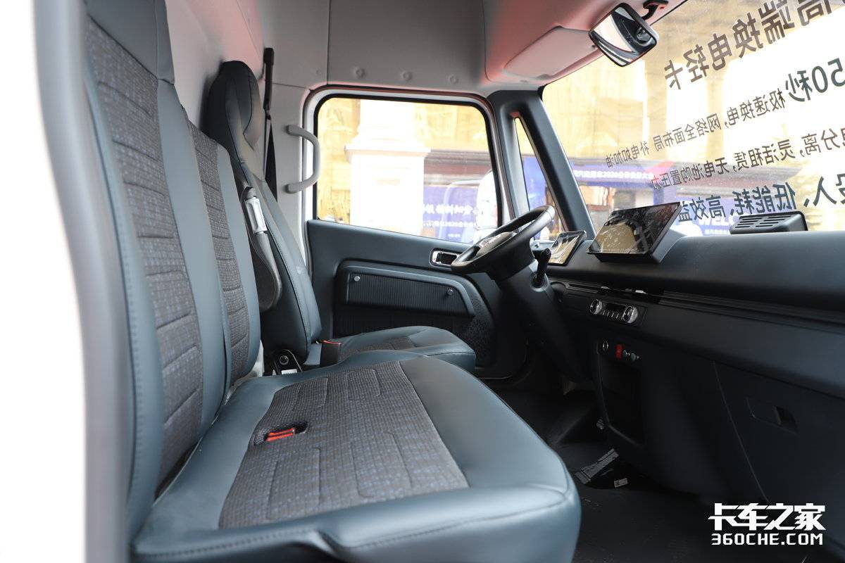 150秒超快换电 可车电分离 智云坤势轻卡还带高顶驾驶室