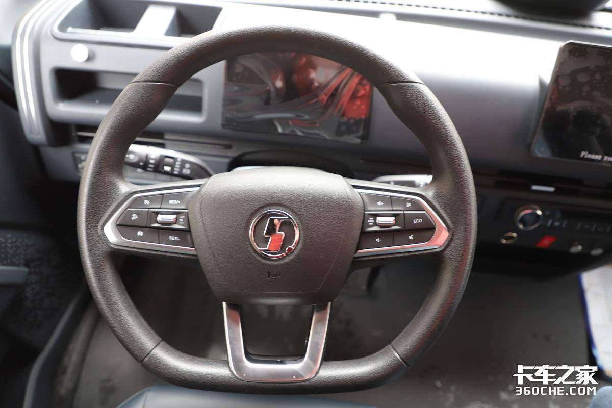 150秒超快换电 可车电分离 智云坤势轻卡还带高顶驾驶室