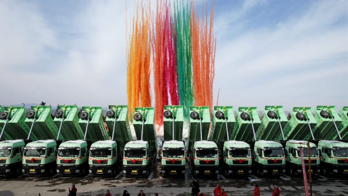 国内、出口重卡销量双第一!中国重汽这份成绩单