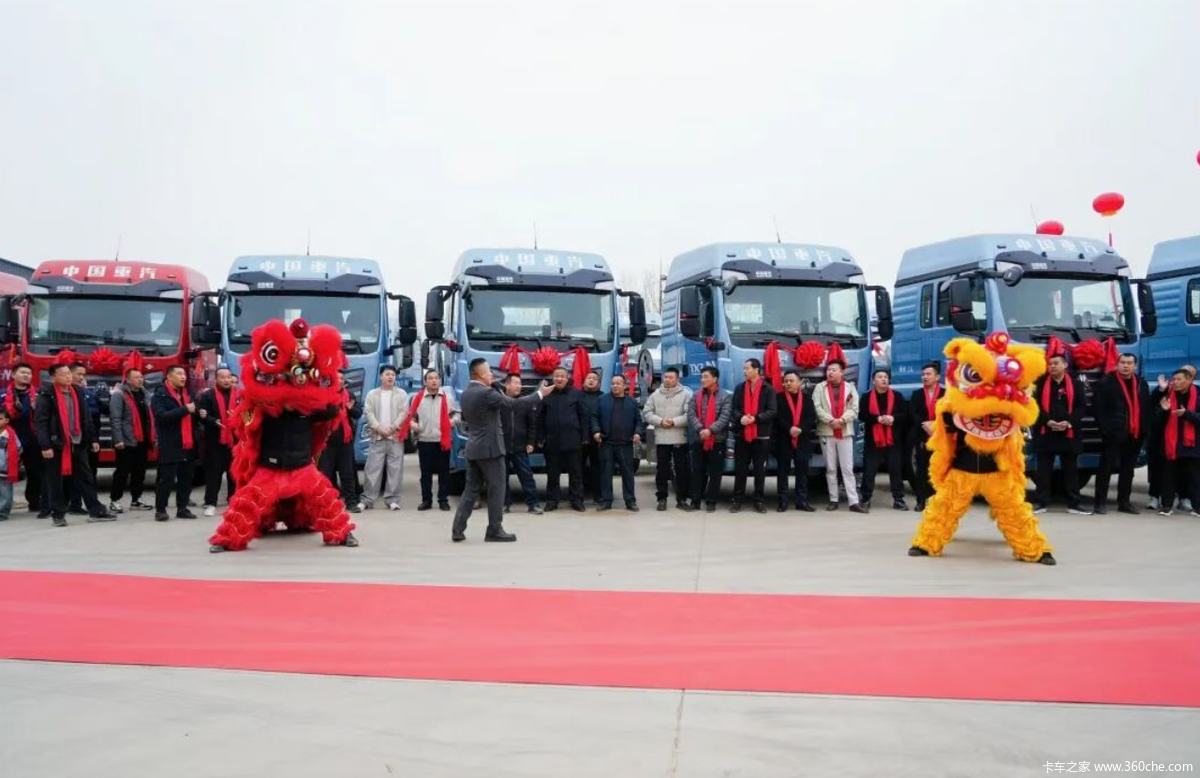 60台中国重汽豪沃TX燃气车盛大交付,领跑2026新征程