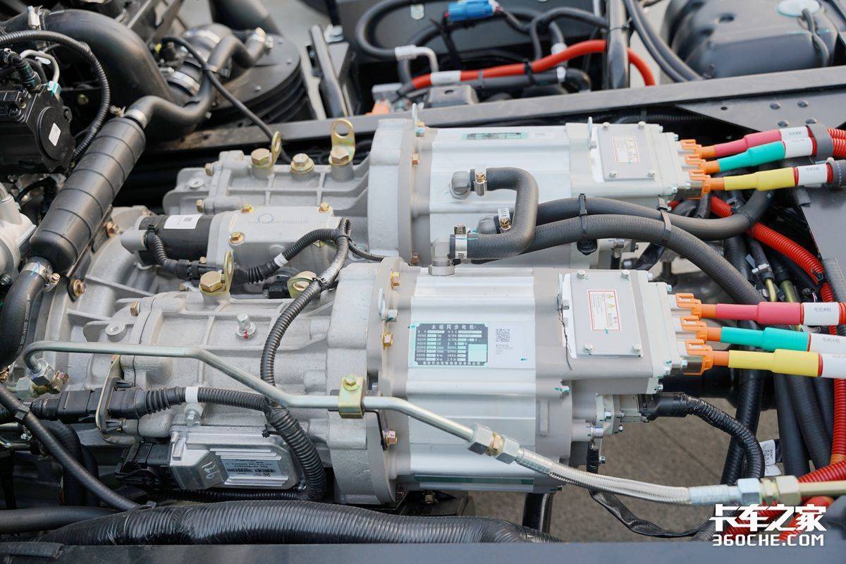 多利卡D6混动版 全新混动架构带来更低油耗与更高效率