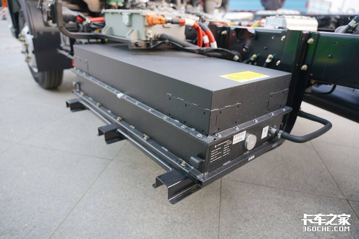 多利卡D6混动版 全新混动架构带来更低油耗与更高效率