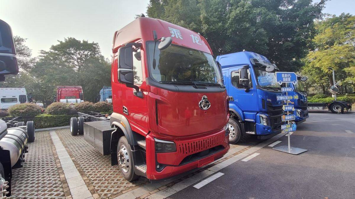 节能+轻量化！乘龙翼威5纯电大单桥定义中短途运输标杆IMG20251222155633