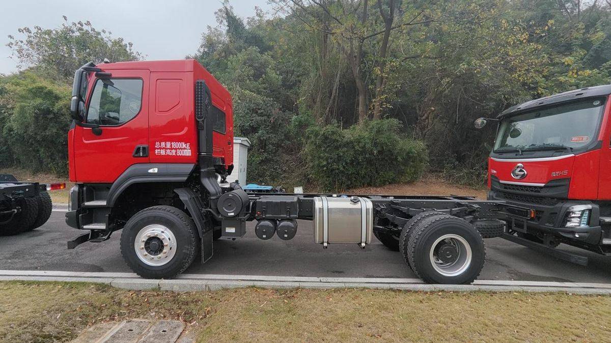 乘龙H5 4×2极限自卸车：矿山工地全场景 多拉多赚更能扛IMG20251222093443