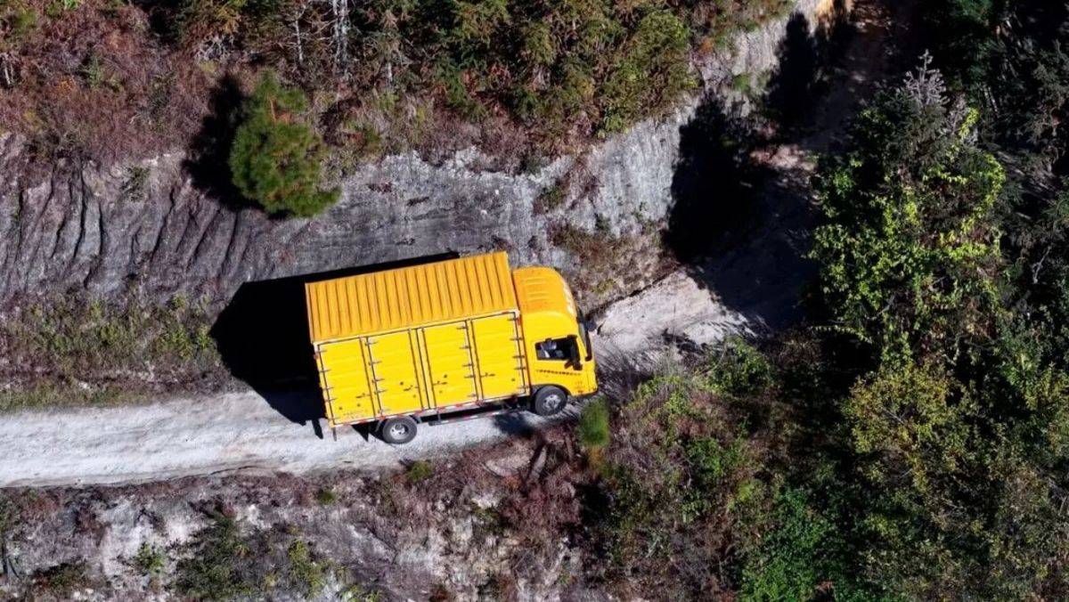 从草果干线到深山助学 汉界轻卡纵横西南的双重答卷
