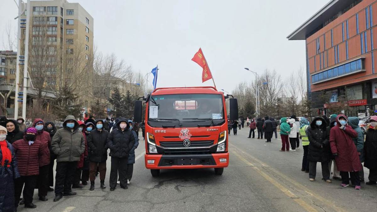 茫茫草原牛羊壮 东风轻卡美名扬