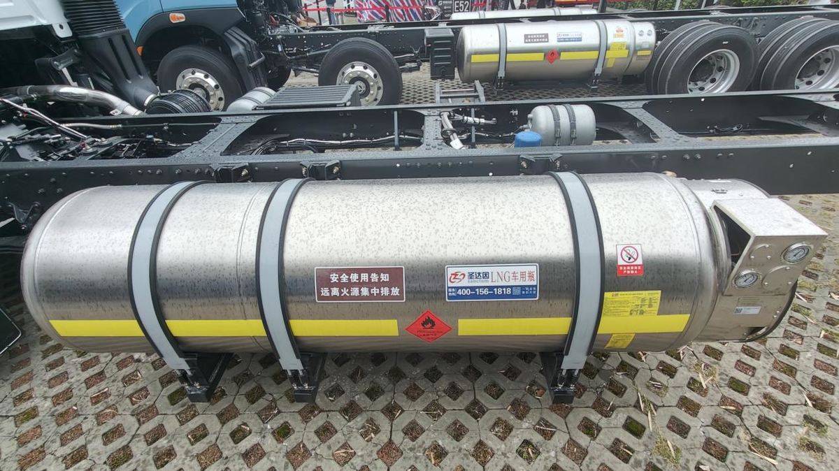 创富一哥硬核登场！乘龙H5 LNG大单桥解锁物流盈利新法门IMG20251222102848