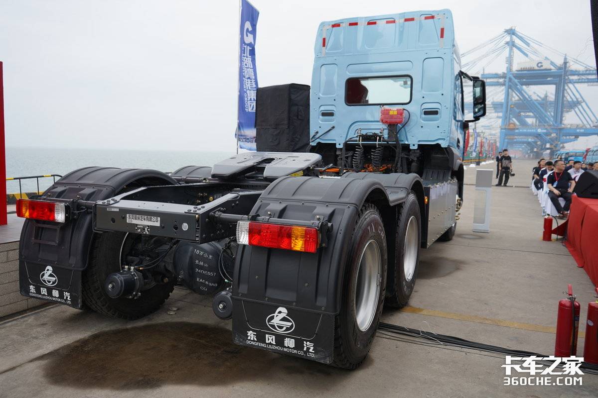 自重8.8吨 电耗1.1度/公里 乘龙翼威5纯电牵引车有哪些亮点?