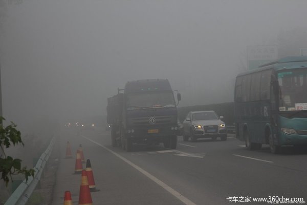 警惕辅助驾驶中的常见思维误区，卡友们千万别中招！