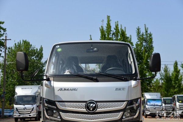 欧马可X 双排轻卡 125马力城配短途利器