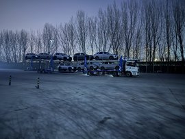 西安轿运直击：违规车不在高速 原来都躲在这里！