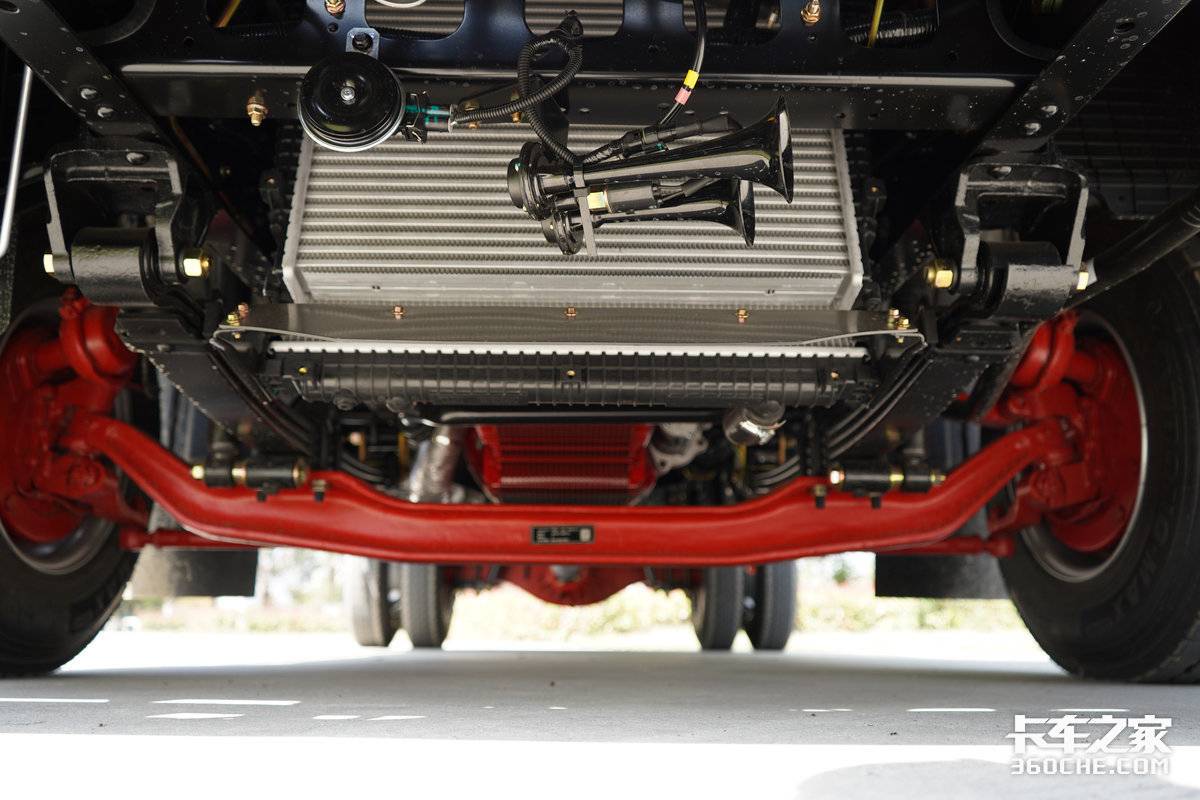 东康180马力配法士特6档箱 还带睡眠座舱 东风乾坤K6直击绿通痛点