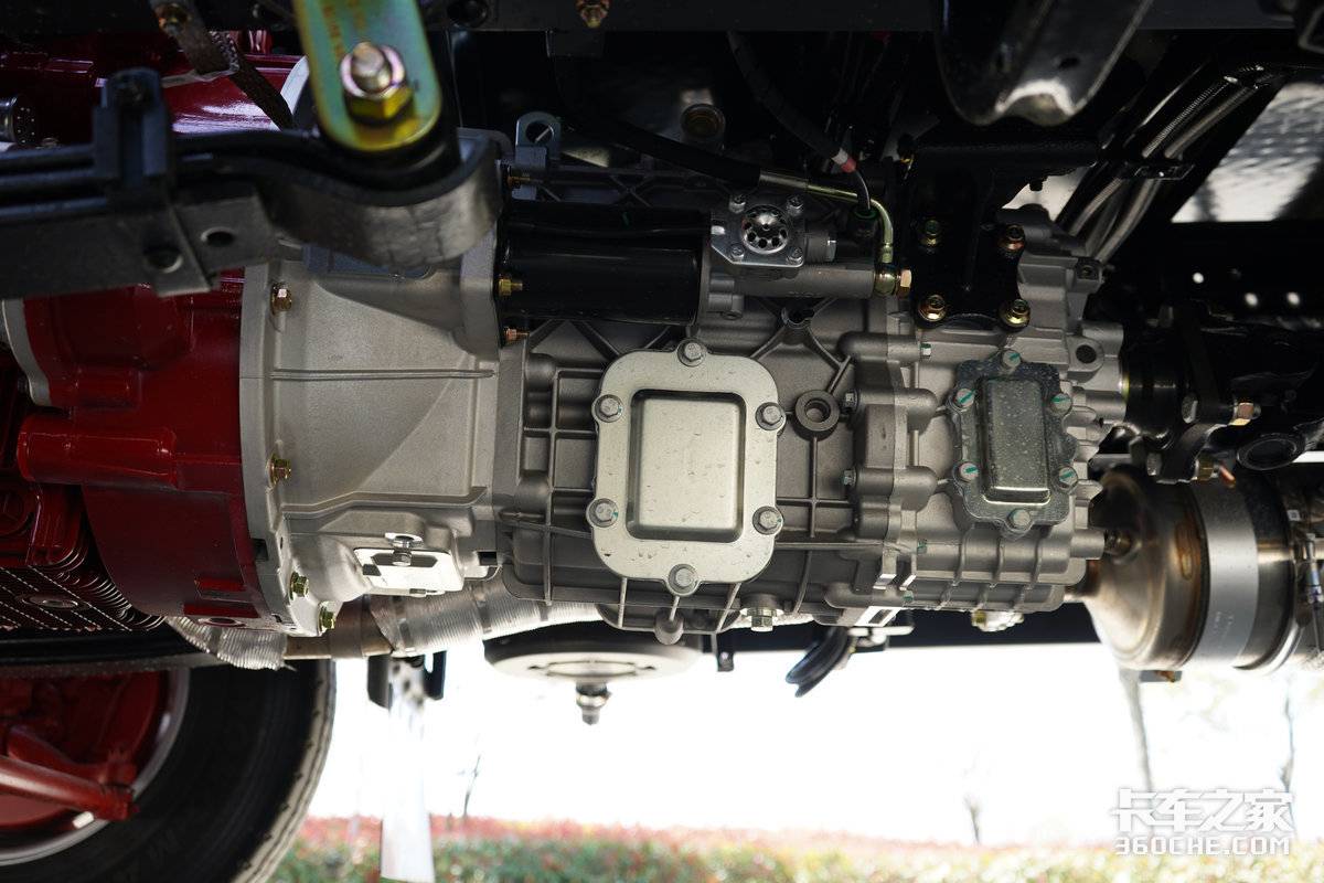 东康180马力配法士特6档箱 还带睡眠座舱 东风乾坤K6直击绿通痛点