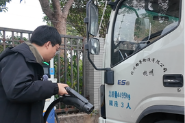 单台车月油费节省6000元 杭州物流车队全面电动化 运营成本直降40%