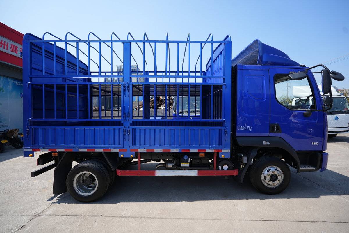 大动力高承载 乘龙L3城际运输