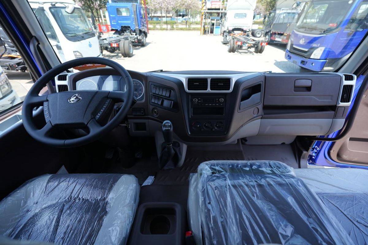 大动力高承载 乘龙L3城际运输