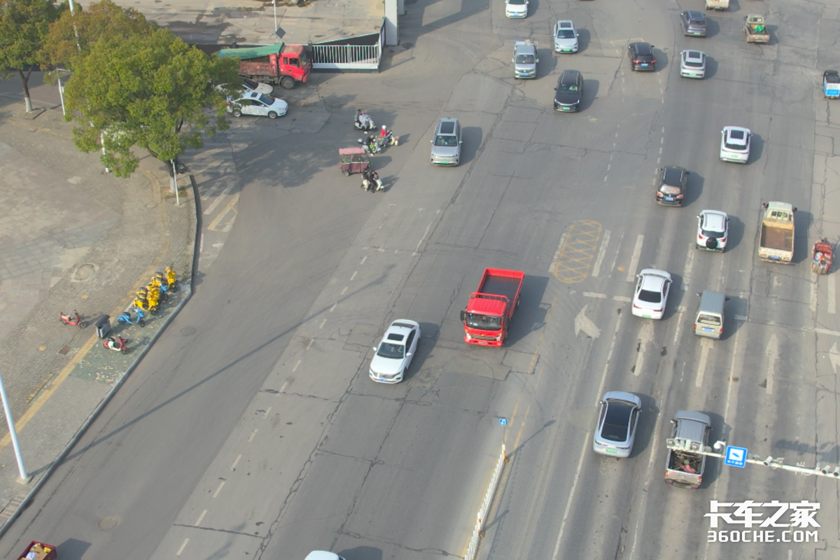 东风乾坤K6评测:生鲜运输的“效能王者”是否实至名归?