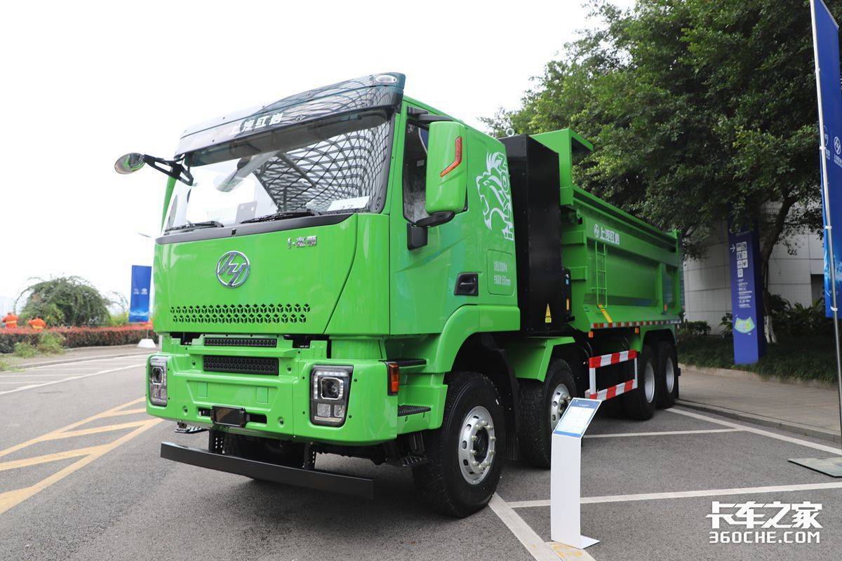 上汽红岩重装回归!i杰狮39.77万起 第三代新能源重卡全系首发