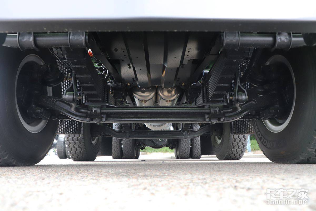 上汽红岩重装回归!i杰狮39.77万起 第三代新能源重卡全系首发