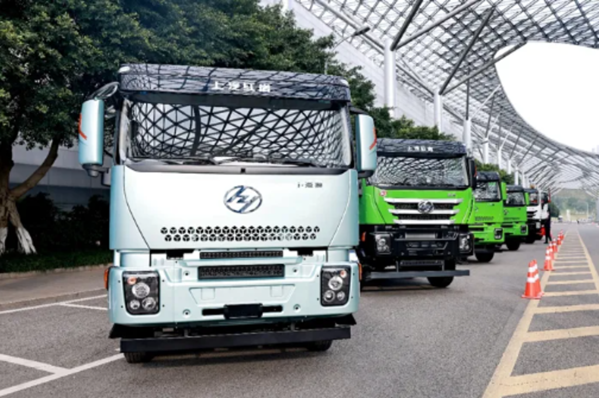 伊思灵华泰携两款智能座椅亮相上汽红岩新能源重卡发布会