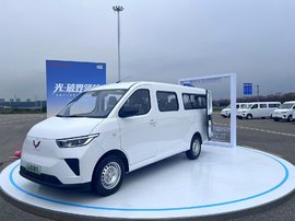 五菱扬光 26 升级款:三大技术底座重塑新能源轻客价值,引领效率变革
