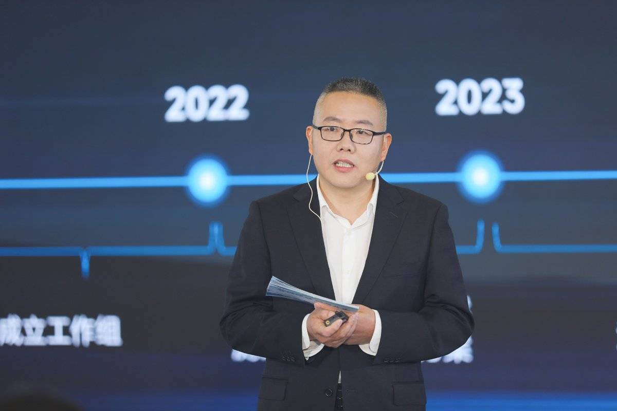 六十载技术筑基,全场景绿动未来:江淮商用车新能源矩阵亮相合肥