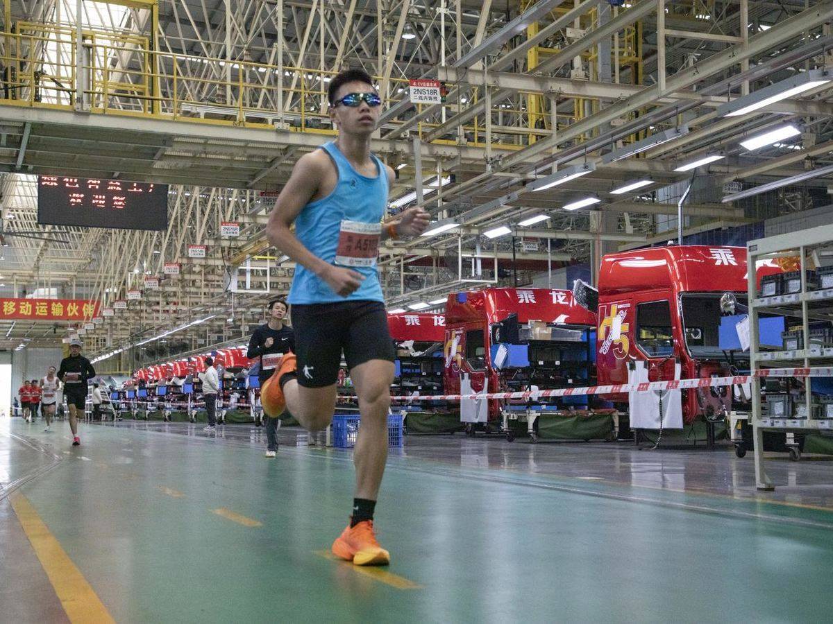 东风柳汽乘龙助力2026柳州马拉松