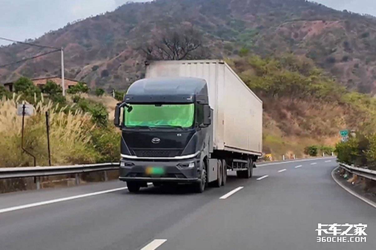 新能源商用车年销创新高 三位卡友讲真话 比亚迪牵引车助力高效创富