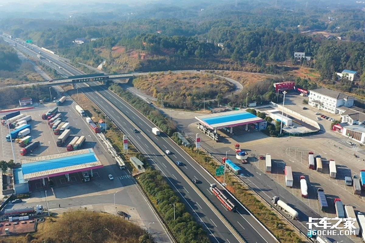 新能源商用车年销创新高 三位卡友讲真话 比亚迪牵引车助力高效创富