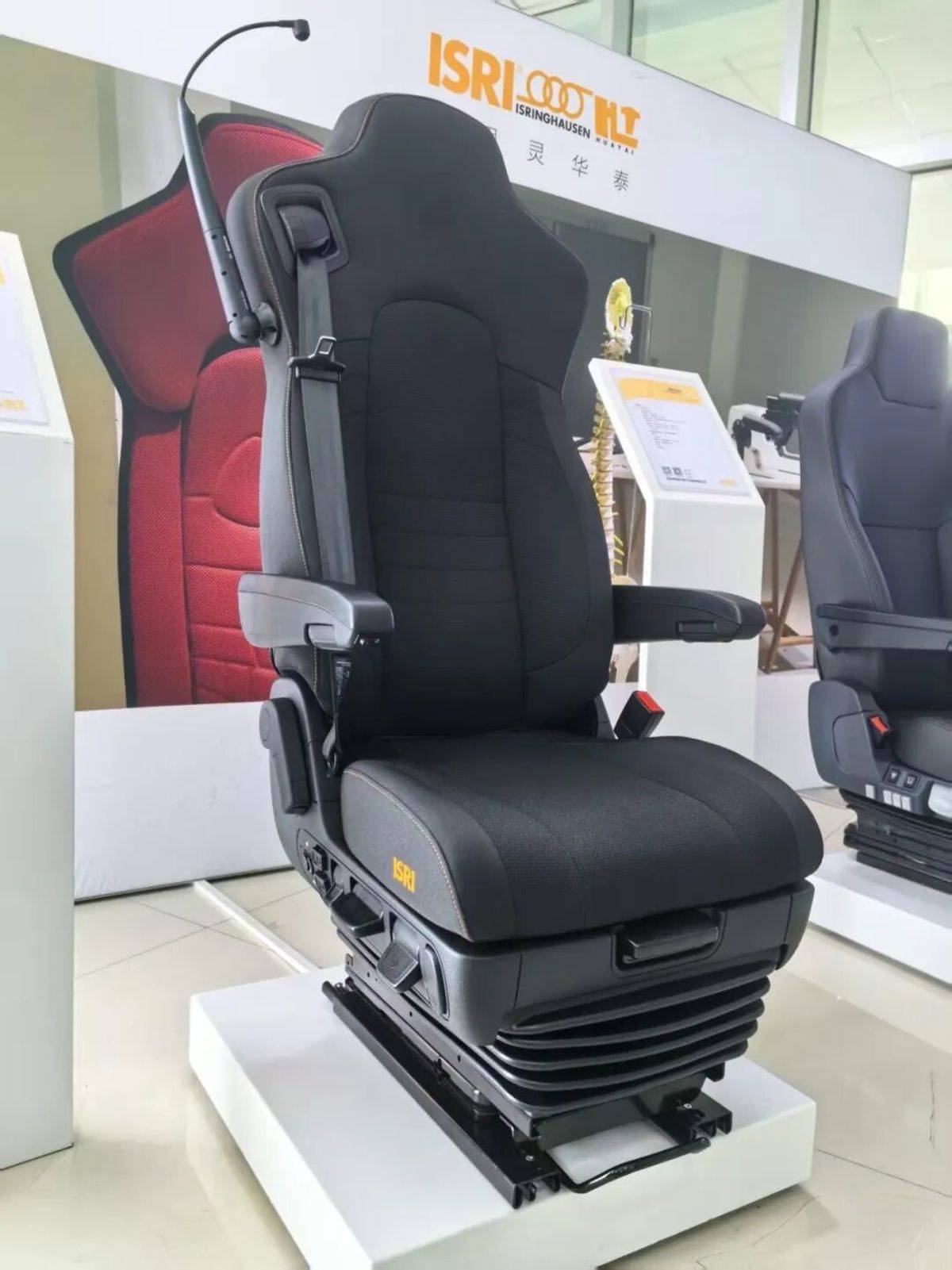 伊思灵华泰走进中通客车 携手共拓海内外市场新蓝海