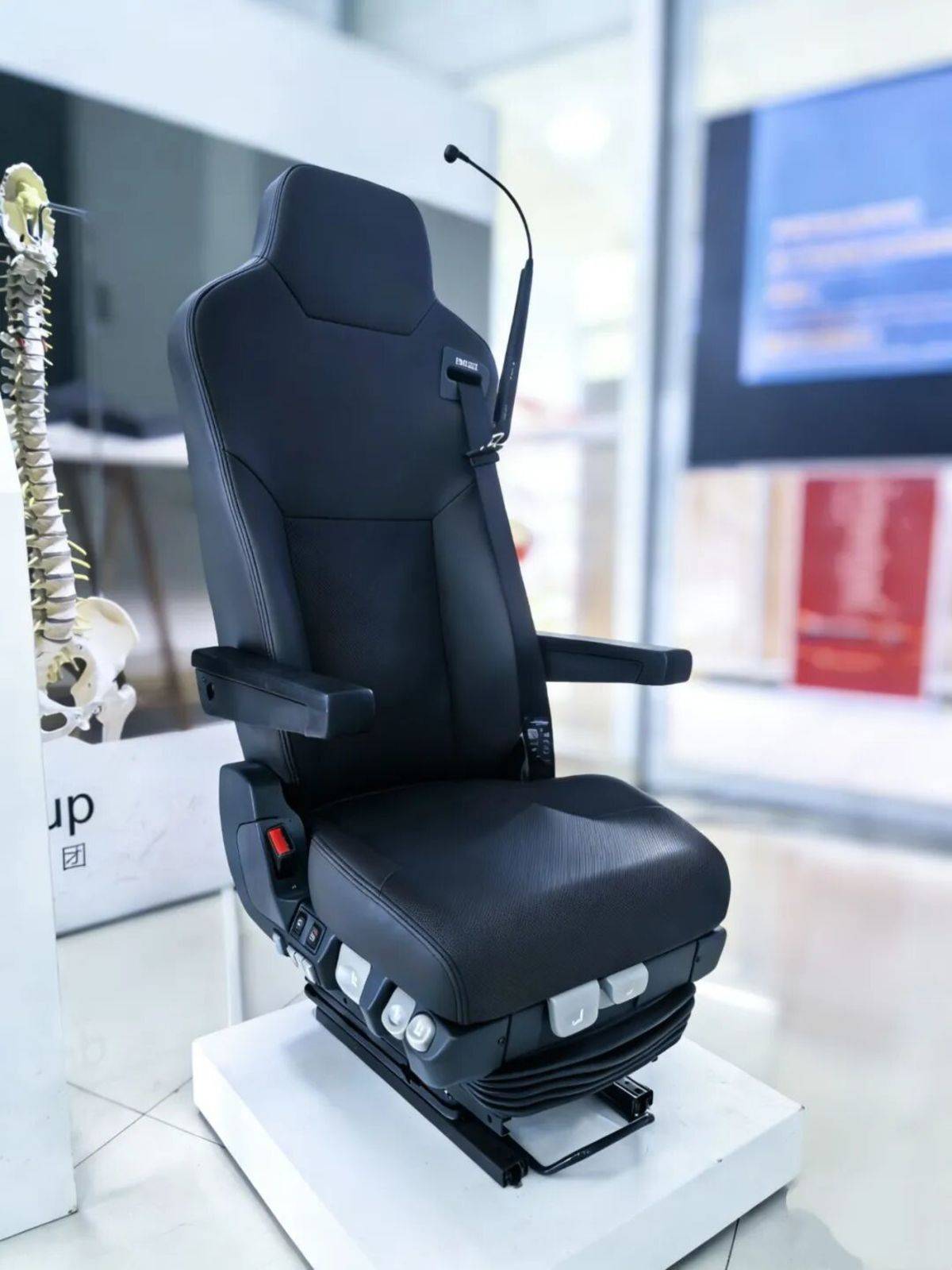 伊思灵华泰走进中通客车 携手共拓海内外市场新蓝海