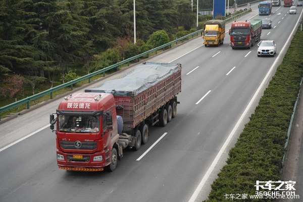 特朗普强硬表态，油价 “狂飙”，卡友运输成本直线上升！