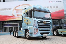 620马力+AMT变速箱 带液缓 解放鹰途头等舱6X4牵引车全解析