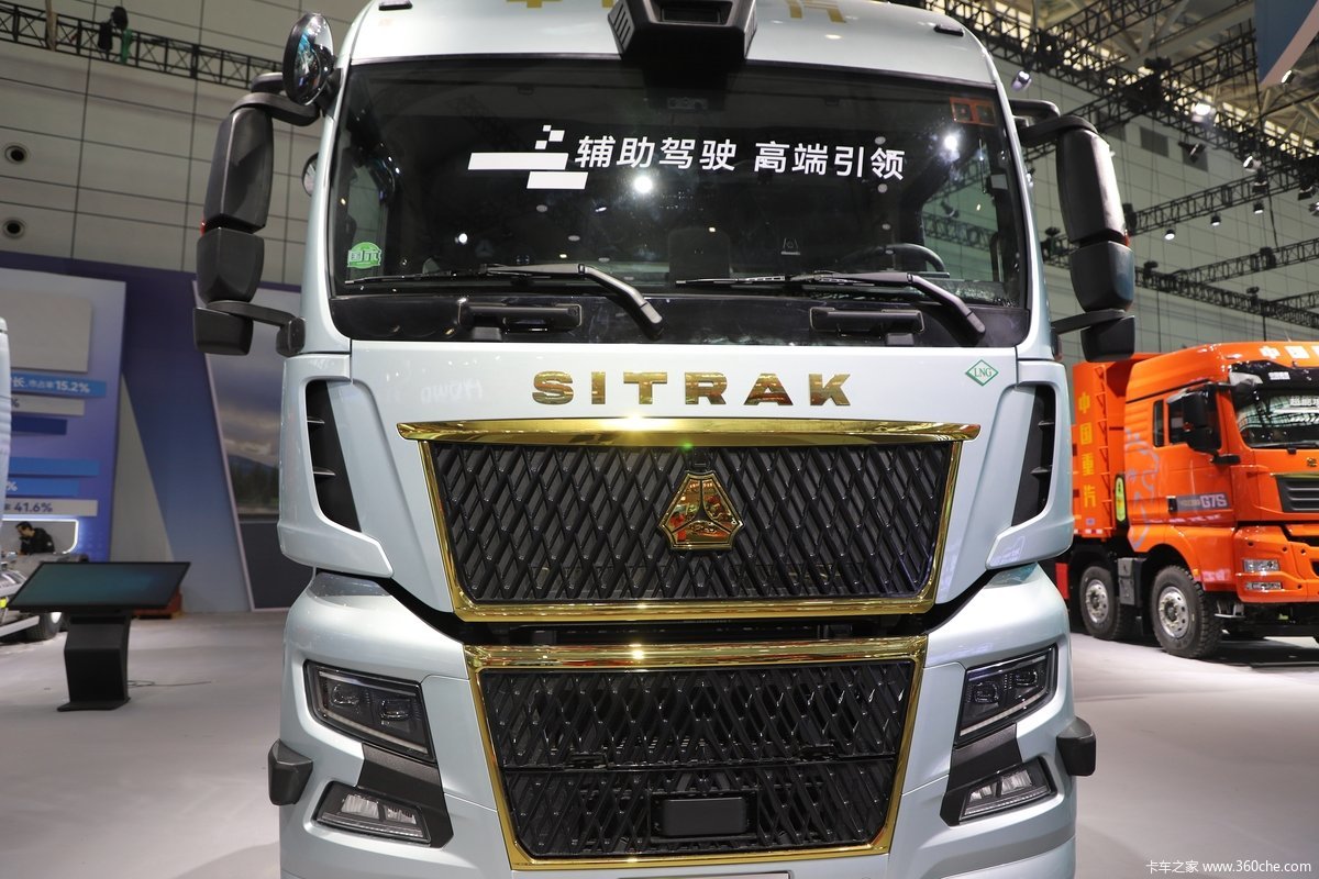 630马力LNG+AMT 汕德卡G7H燃气牵引车