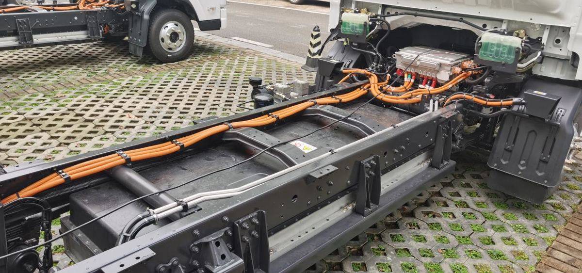 乘龙翼威2冷链纯电轻卡 冷链运输'鲜'锋