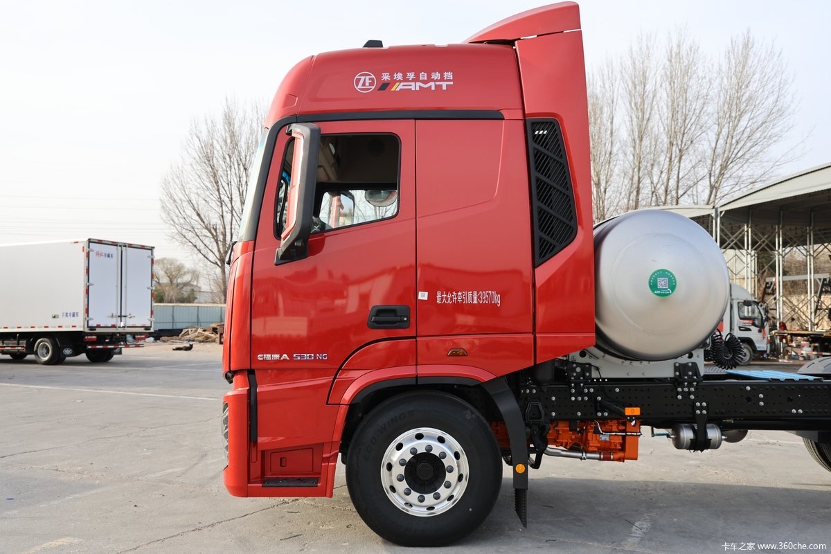 530马力 欧曼GTL星翼版 LNG牵引车