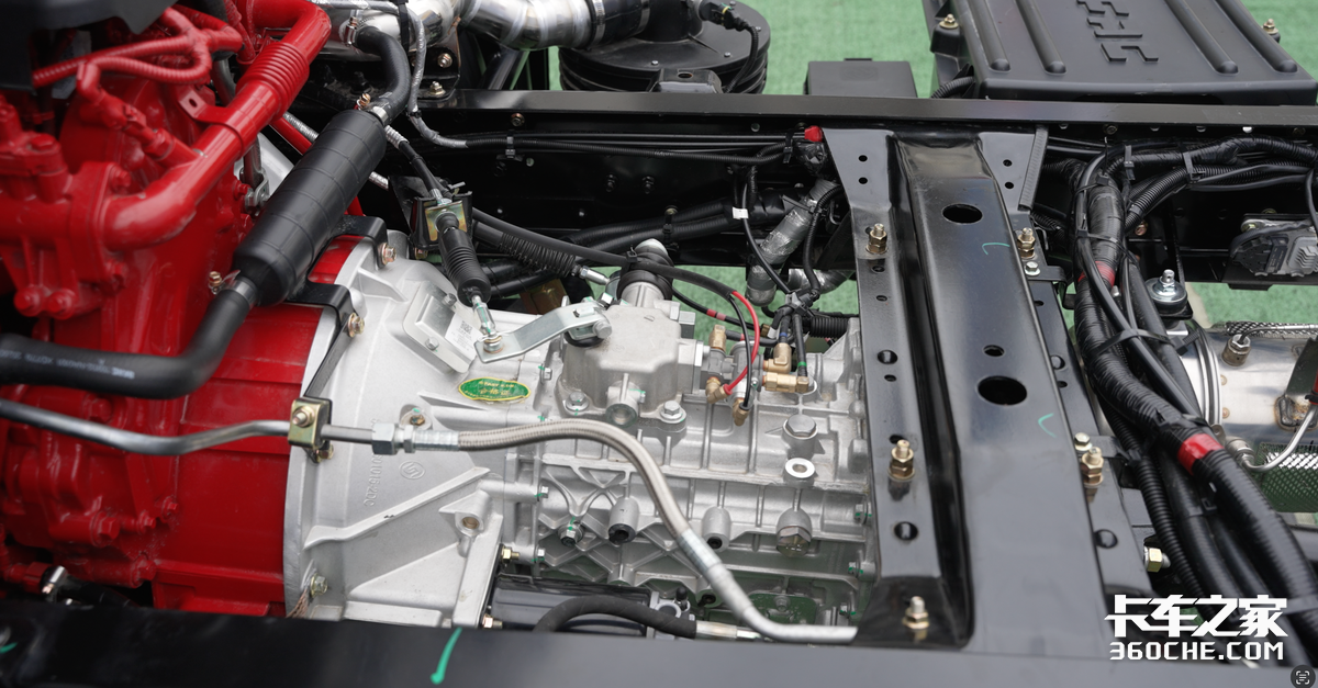 ����Ǭ���Ͼ�Ʒ���ᣬ���¶�����ͨ����