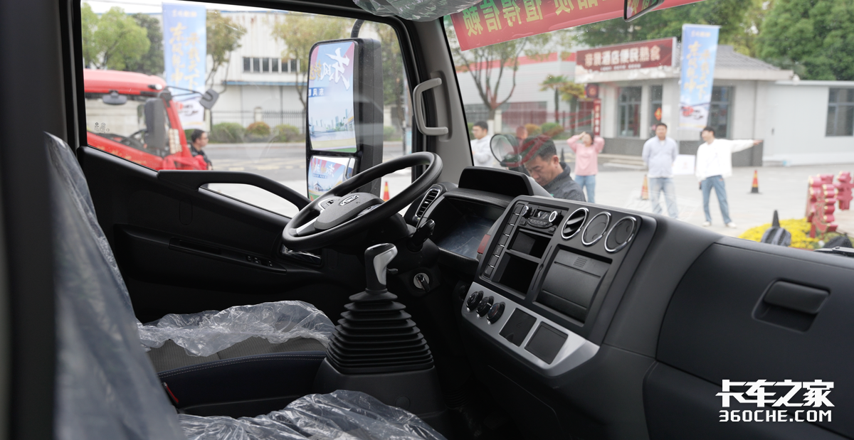 ����Ǭ���Ͼ�Ʒ���ᣬ���¶�����ͨ����