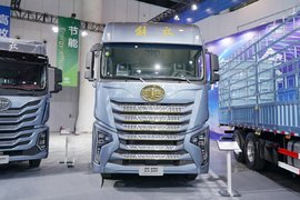 解放鹰航600马力LNG载货车详解