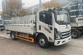 江铃蓝鲸 174马力宽体轻卡解析