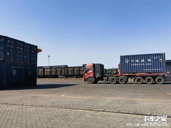 3吨红利落地！厦门港新政引爆电卡市场，全国港口或将集体跟进